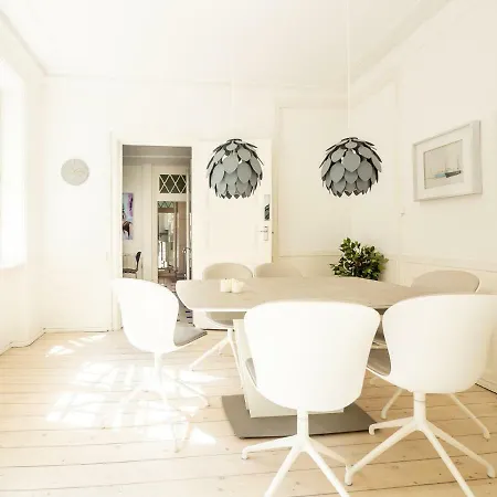 Apartment Modern Living In Historical Building At Nyhavn