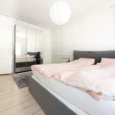 Modern Living In Historical Building At Nyhavn Apartment *