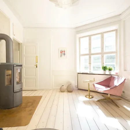 Apartment Modern Living In Historical Building At Nyhavn