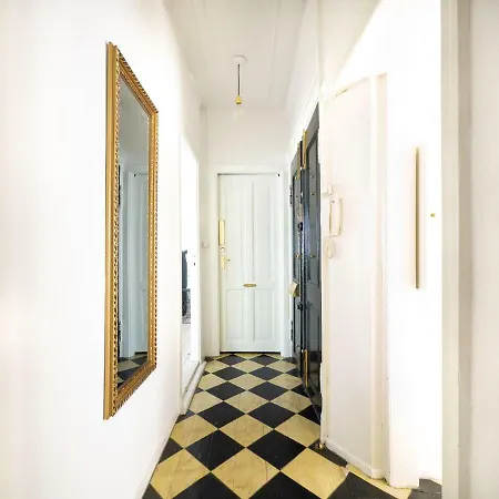 Apartment Modern Living In Historical Building At Nyhavn