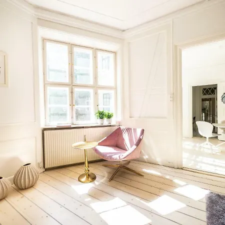 Apartment Modern Living In Historical Building At Nyhavn *